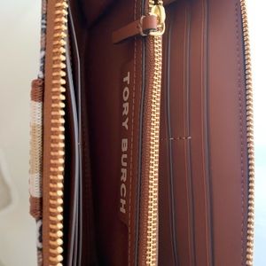 (nWOT) Tory BURCH zip monogram wallet (Gemini link
